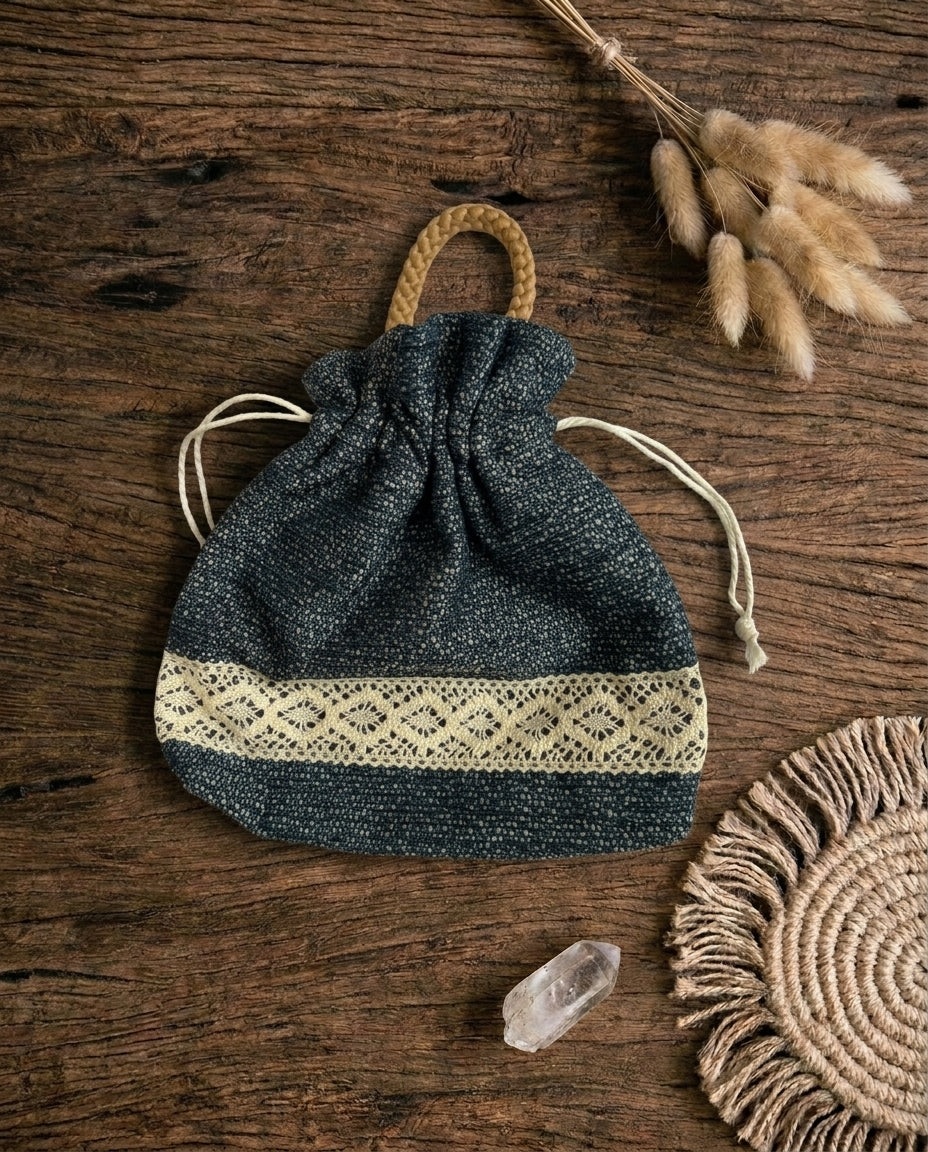 復古手工感亞麻蕾絲束口袋 Vintage Handmade-Style Linen & Lace Drawstring Pouch