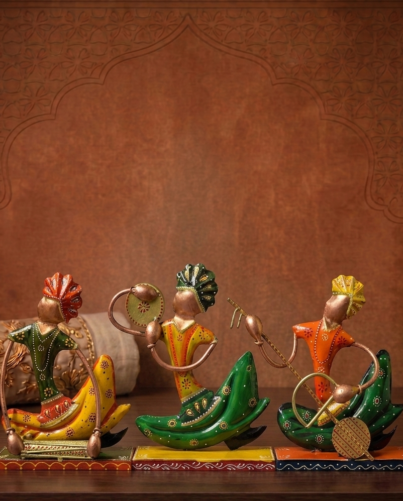 梵韻樂師：印度復古斑斕鐵藝工藝品三件套 Mystic Rhythms: Vintage Hand-Painted Iron Musician Statues