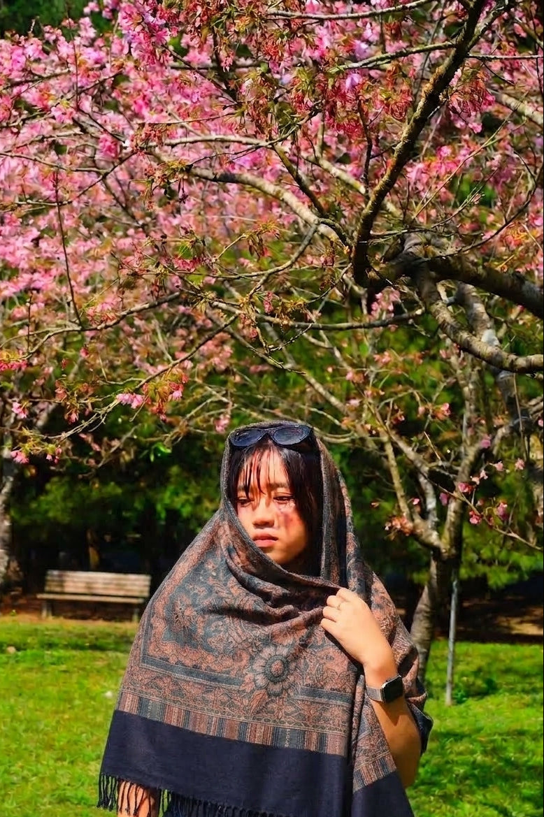 祈願之紗・經典佩斯利披肩 The Weaver's Prayer Paisley Shawl