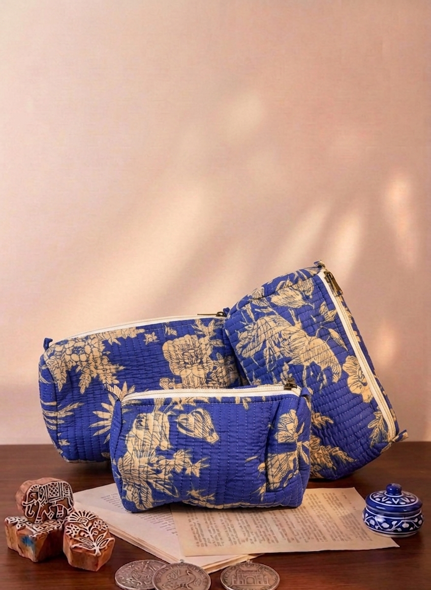 靛藍繁花絎縫化妝包 Indigo Floral Quilted Cosmetic Pouch