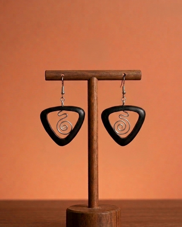 夜幕漩流鏤空木作耳環 Midnight Vortex Geometric Cutout Hardwood Earrings